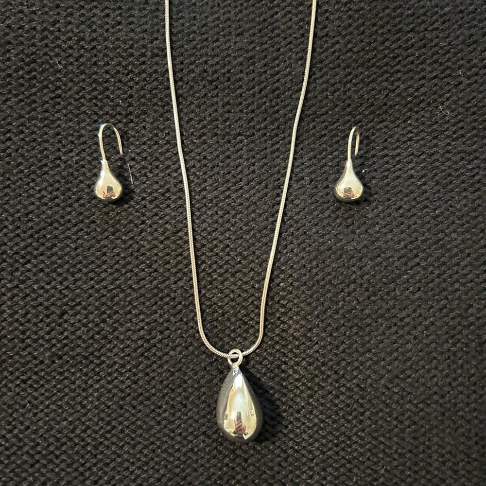 Silpada Sterling Silver Teardrop Necklace and Earrings Set